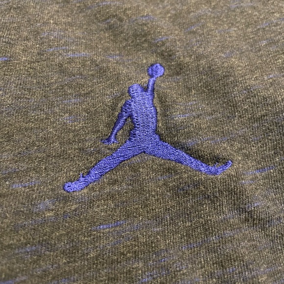 Jordan Longsleeve - Picture 3 of 4